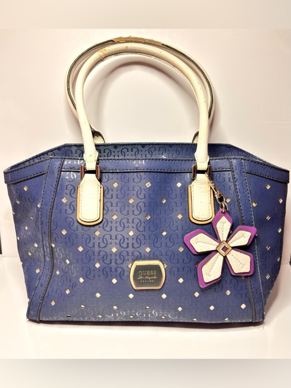 🦋2/25$ Guess Blue and Cream Tote with Gold Accents